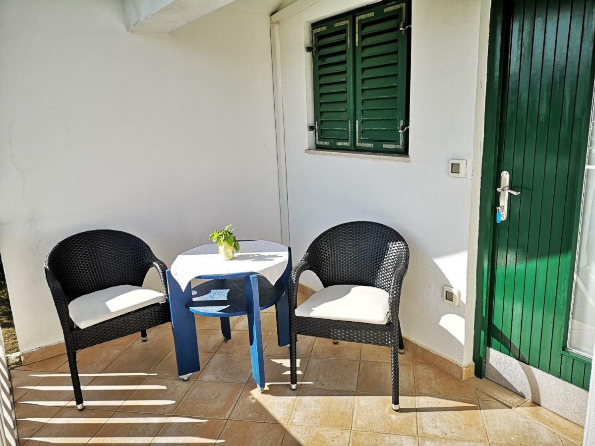 Apartmani Labud Sukosan Exterior photo